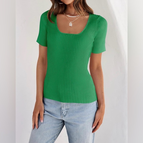 Kelly Green Ribbed Short Sleeve Knit Top - Picture 2 of 8